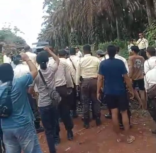 Puluhan Security PT Agro Indomas Mendatangi Lokasi Pemasangan Trinting Ahli Waris dengan Upaya Paksa, Lahan Masih Belum Diganti Rugi
